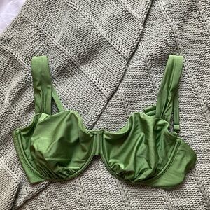 Abercrombie & Fitch Curve Love Wide Strap Pleated Underwire Bikini Top | Size L